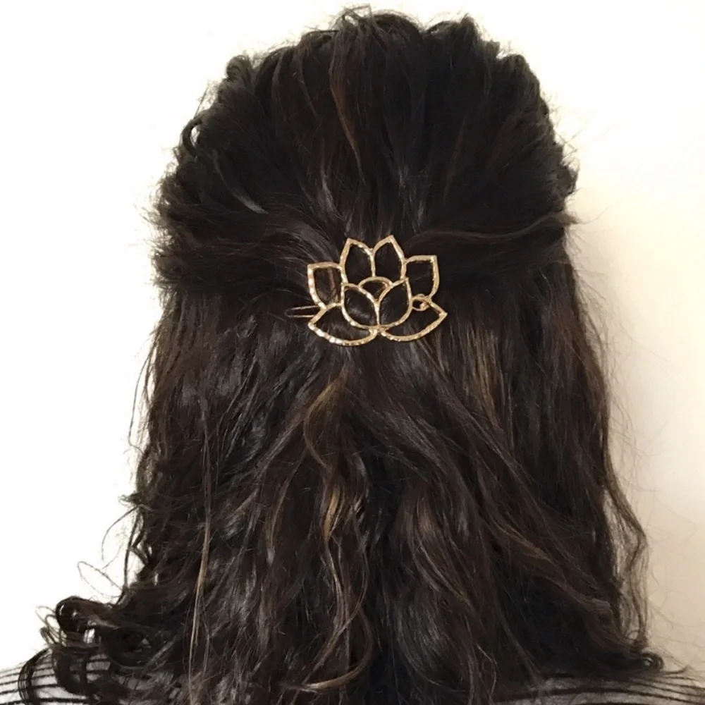 Sacred Lotus Minimalist Hair Clip - Picture 5 of 6